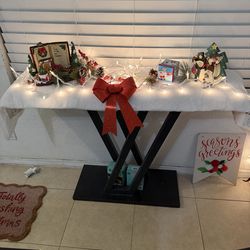 Small table PICK UP ONLY