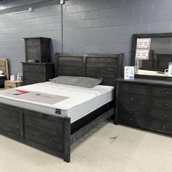🚨NEW ARRIVAL!🚨 Brand New King Bedroom Set Only $2499.00!!