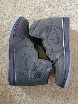 Air Jordan Retro 1 High "Fearless" Size 9 Men/10.5wmns