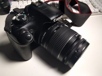 Canon T3 SLR 18k clicks