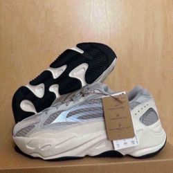 Adidas Yeezy Boost 700 V2 Static EF2829 Size 7.5 Brand New 