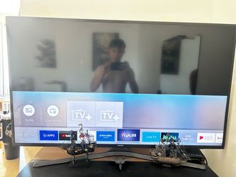 Samsung Flat Screen Smart TV