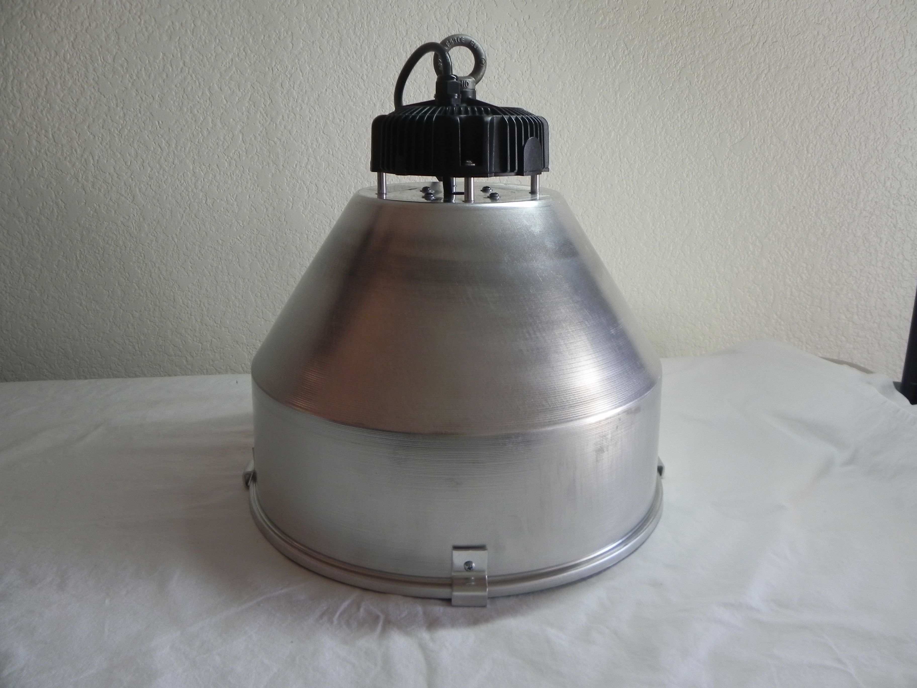 Noribachi HBA-084 Heavy Duty Energy Efficient High Bay LED Light 19,586 Lumens 126 Watts
