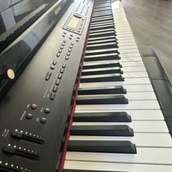  Suzuki Piano 