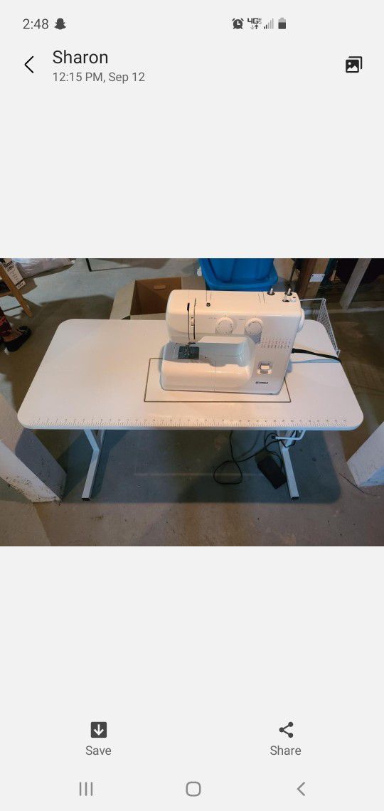 Sewing Machine /w Table 
