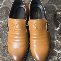Men shoess for  men sizes  10&9.5