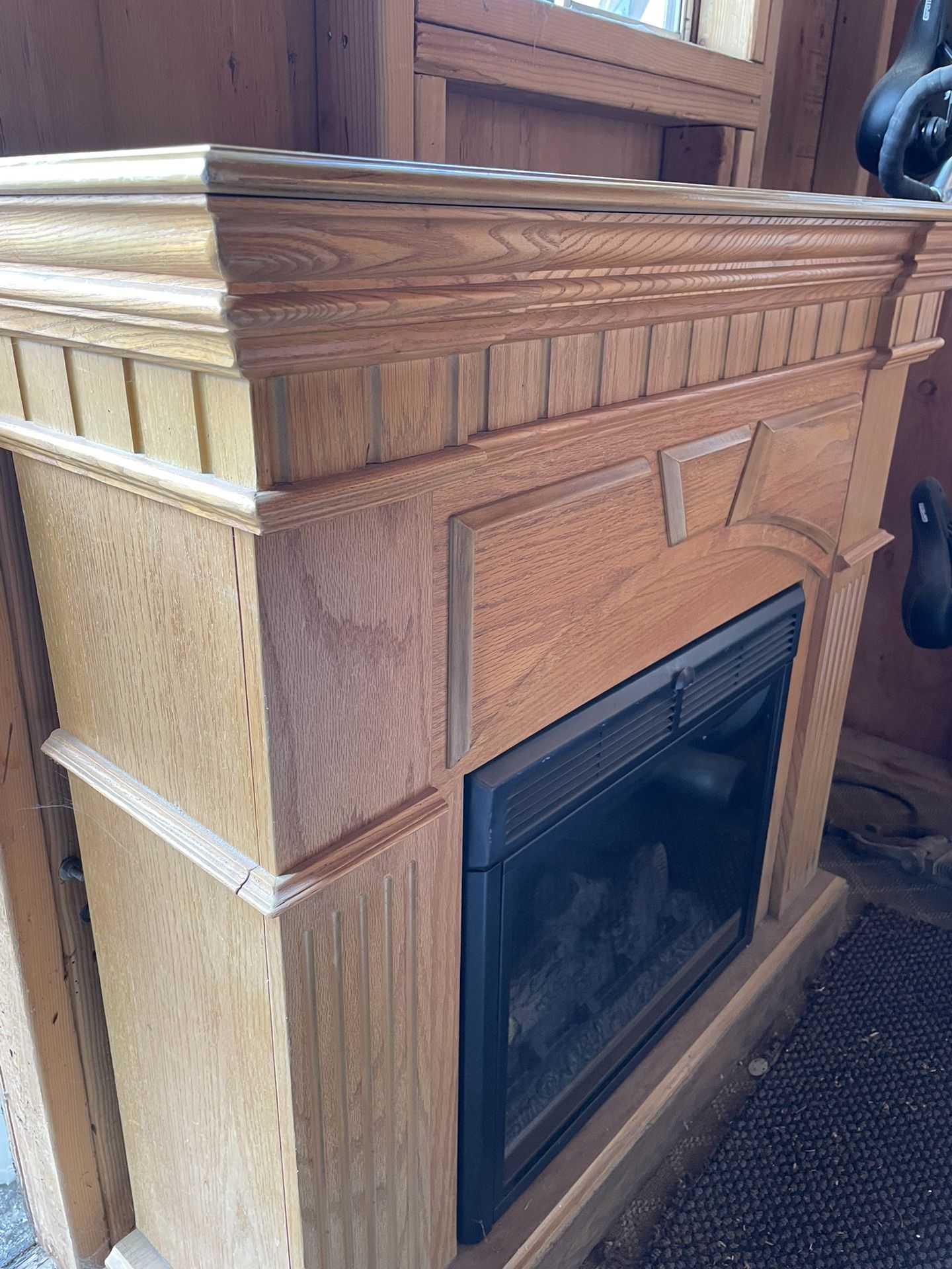Beautiful Electric Fireplace Heater In Perfect Working Condition