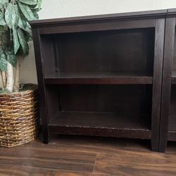 2 Shelf bookcase