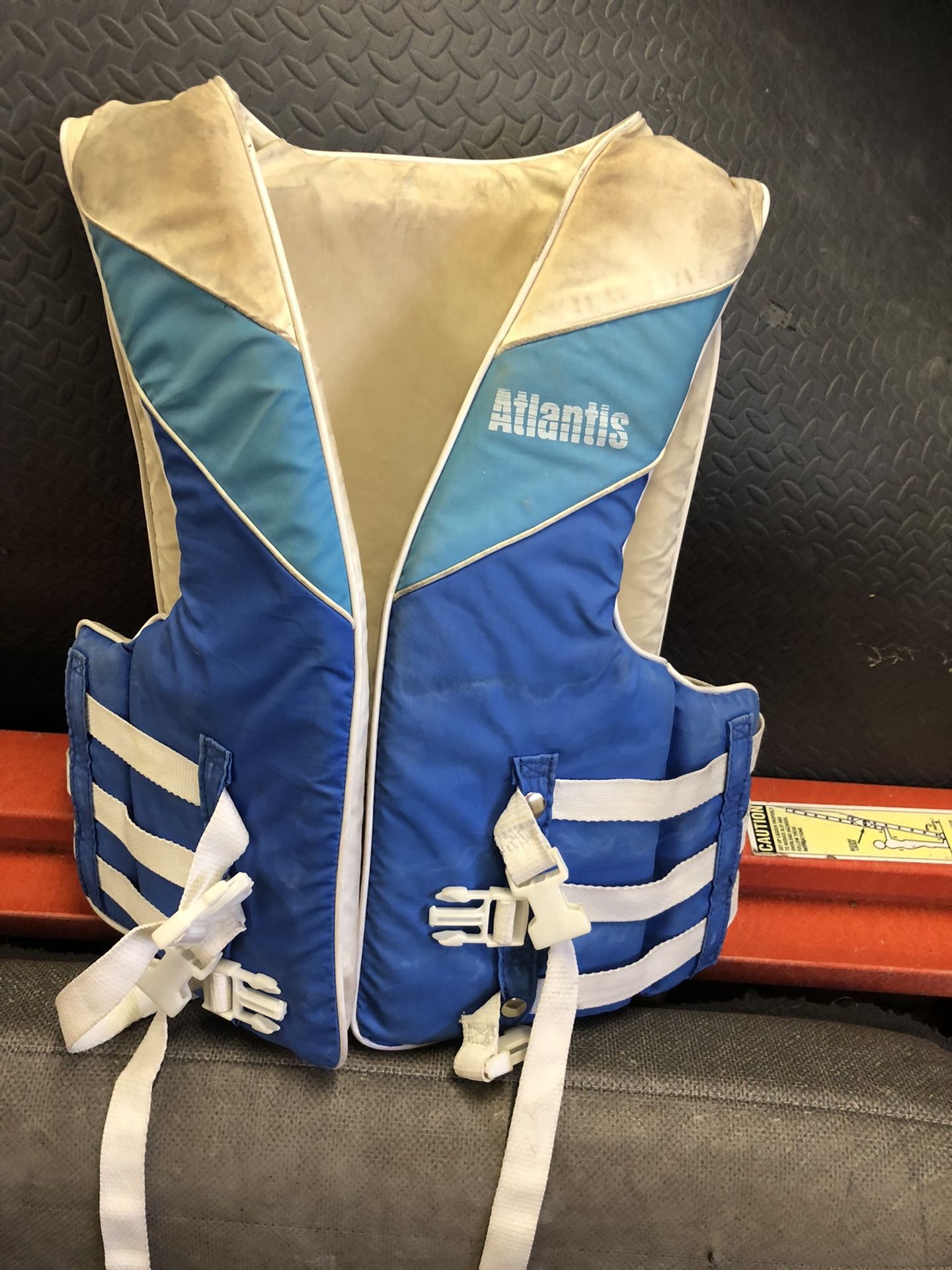 Life vest. Universal size