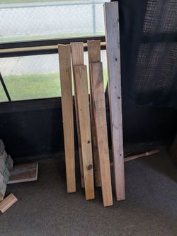 Assorted wood lumber peices