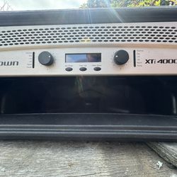 Crown XTi 4000 Stereo Power Amplifier with DSP SKB Case Cables