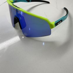 New Oakley Sutro Lite Sweep Sunglasses