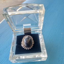 BEAUTIFUL VINTAGE 925 SILVER RING WITH HEMATITE STONE 