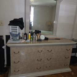 Queen Bedroom Set, Dreeser, Mirror, Night Stand, Bed Frame