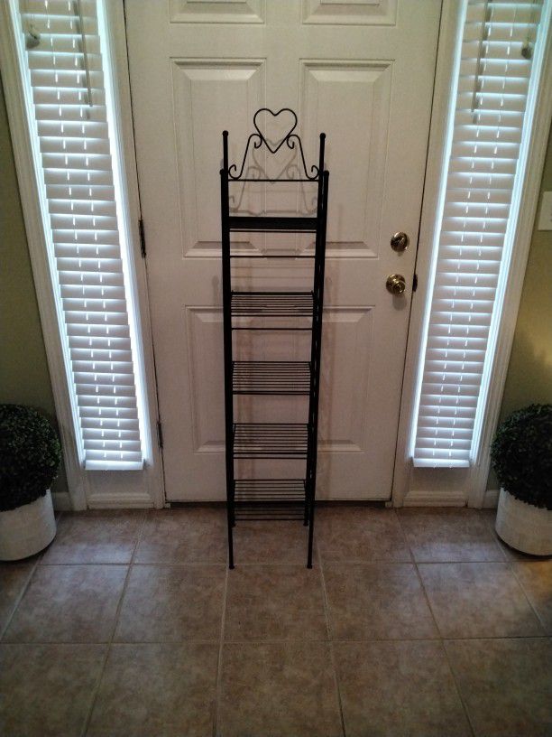 A Nice Metal Black Rack Its Great For The Kitchen Or Plants Or Laundry Room  . See Size .