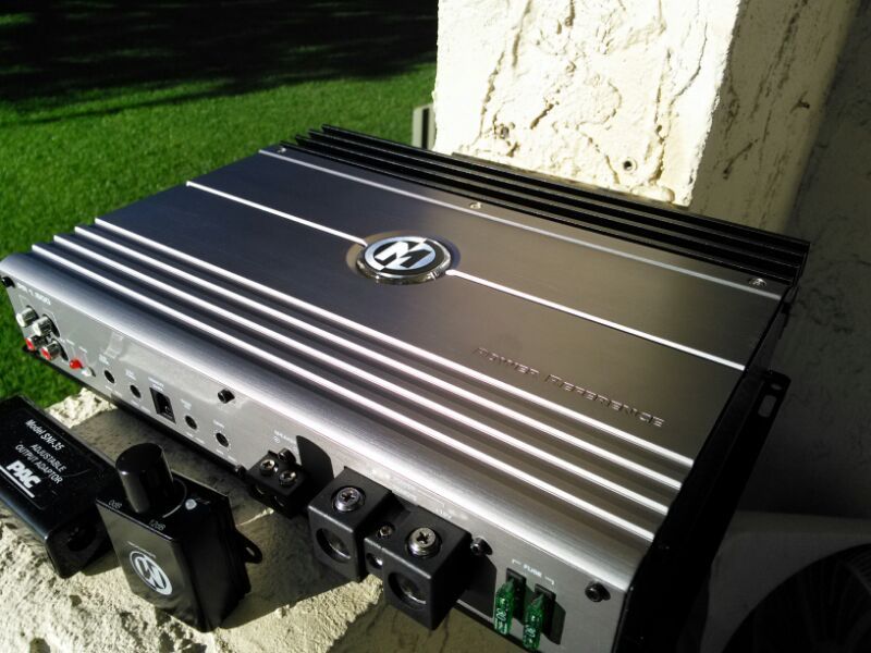 Memphis Power Reference 16- PR1.500 mono sub amp w bass knob, perfect condition.