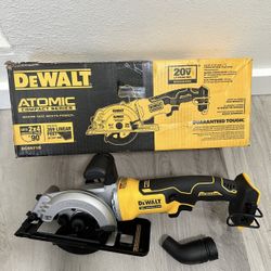 DEWALT ATOMIC 20V MAX Cordless Brushless 4-1/2 in. Circular Saw (Tool Only)
