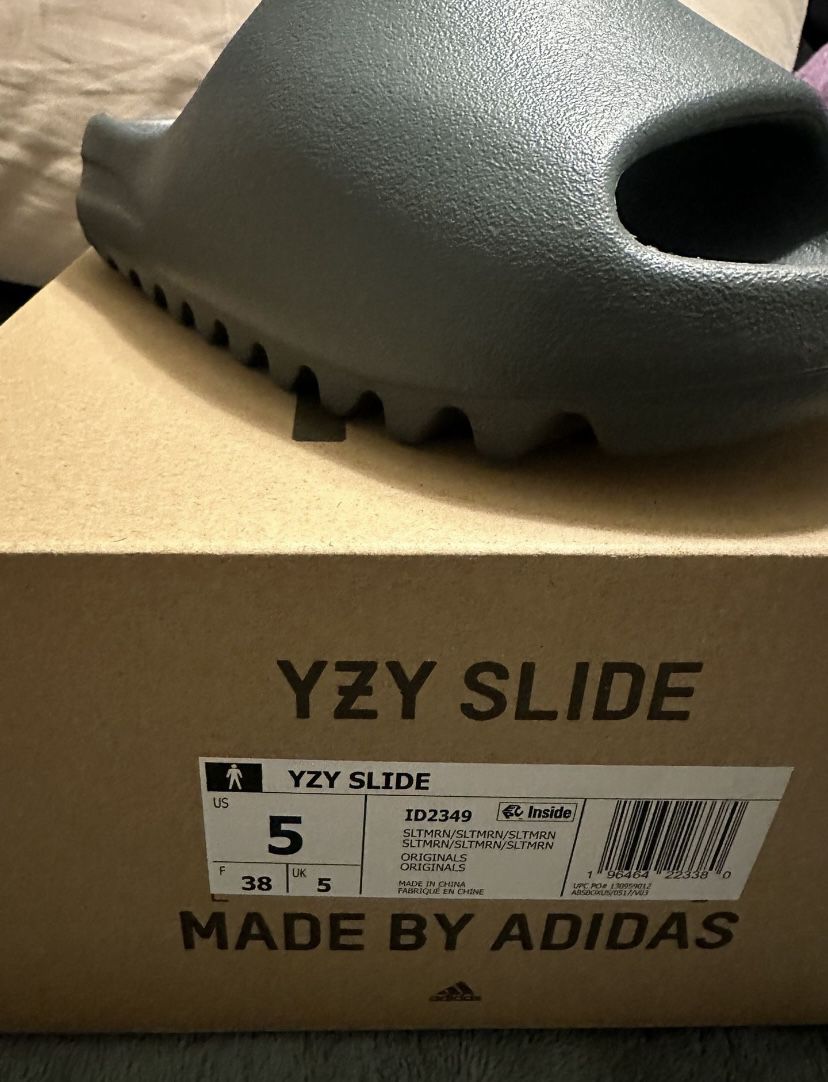 Yeezy Slides Size 5