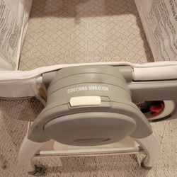 Bassinet/changing Table