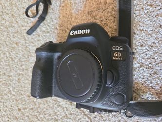 Canon EOS 6D Mark II DSLR camera body