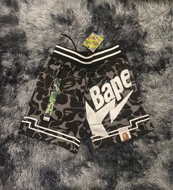 A Bathing Ape BAPE Men's Black Camo Mesh Basketball Shorts L