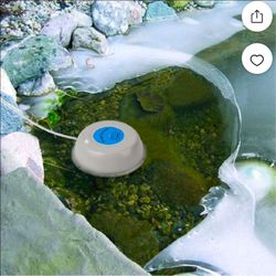 Pool or pond de-icer