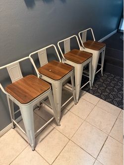4 Chairs