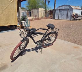 Mens and women's cruiser bikes