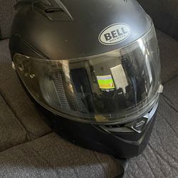 Bell Motorcycle Helmet ( Medium )