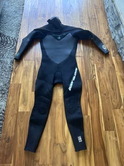 Men’s Wetsuit Size XL 4mm Thickness