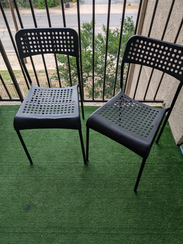 Set of 4 Chairs – Only $25!
