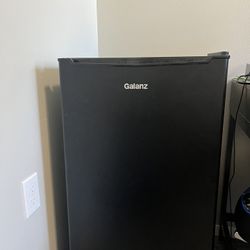Mini Fridge/freezer
