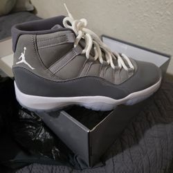 Jordans 11 Grey 