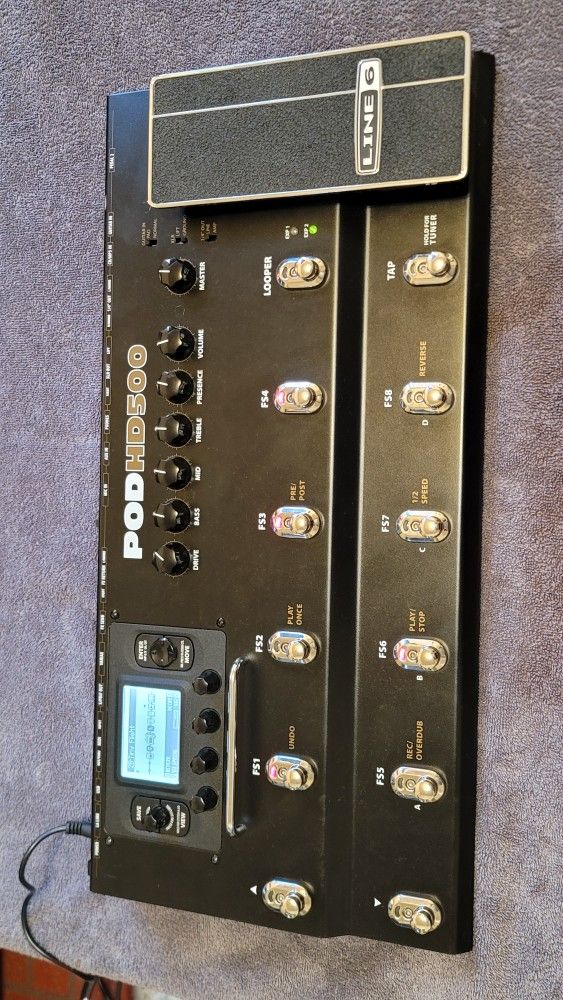 LINE 6 POD HD500 MODELER AND EMULATION MULTIEFFECTS GUITAR FLOOR PEDAL IN BLACK COLOR.