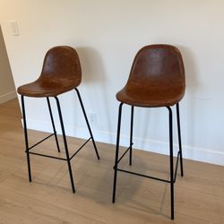 Set of 2 Modern Cognac Brown Leather Bar Stools – Black Metal Legs