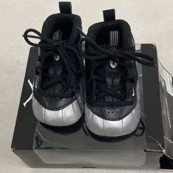 NW/Box Nike Jordan 1 Crib Bootie Chrome/Black Sneakers Size 3c MSRP $45