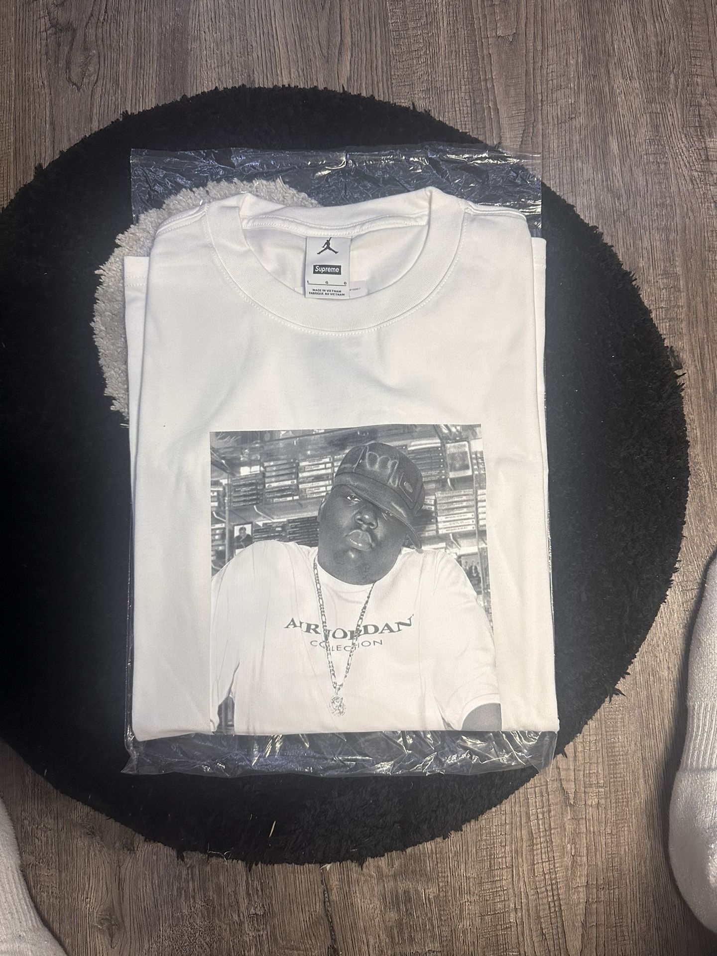 Supreme jordan tee