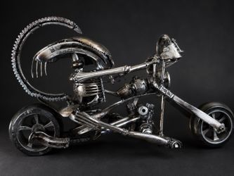 SCRAPBORN — Handcrafted Recycled Metal Xenomorph Chopper Sculptur