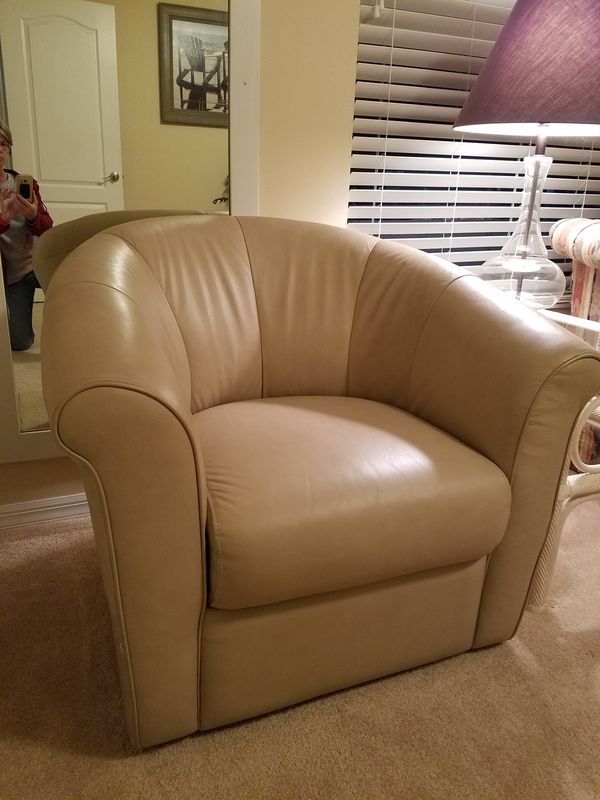 Italsofa Natuzzi Swivel Club Chair For Sale In Bradenton Fl