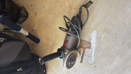 6 Amp Porter Cable 4.5” Angle Grinder - Like New!