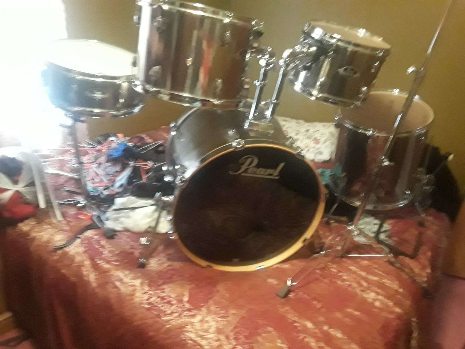 Pearl drum set