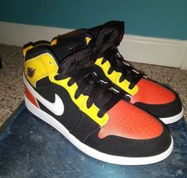 Nike Air Jordans boys size 3Y BQ6932-087