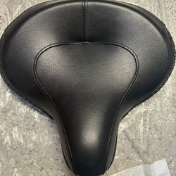 Harley Davidson OEM Cross Bones Crossbones solo seat no mounts 51481-08