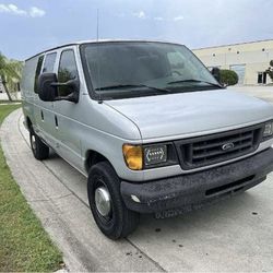 2004 Ford E-250