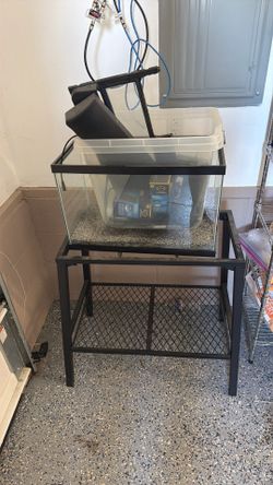 10 Gal Fish Tank and Accessories