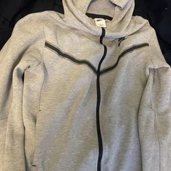 Men’s Small Gray Nike Tech Fleece