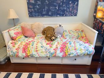 Day bed with Trundle