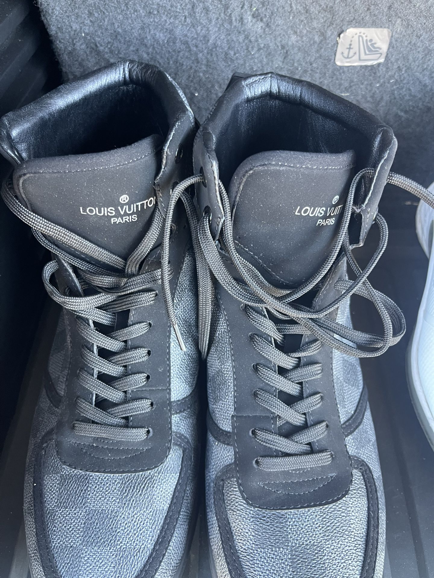 Louis Vuitton Runaway Sneaker 36EU for Sale in Scottsdale, AZ - OfferUp