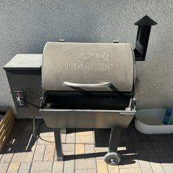 Traeger Lil Tex Elite Wood Pellet Smoker for Sale in North Las Vegas NV OfferUp
