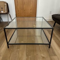 Glass coffee table 